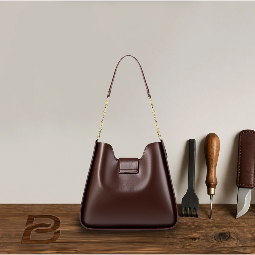 BERK | Elegant shoulder bag in smooth leather
