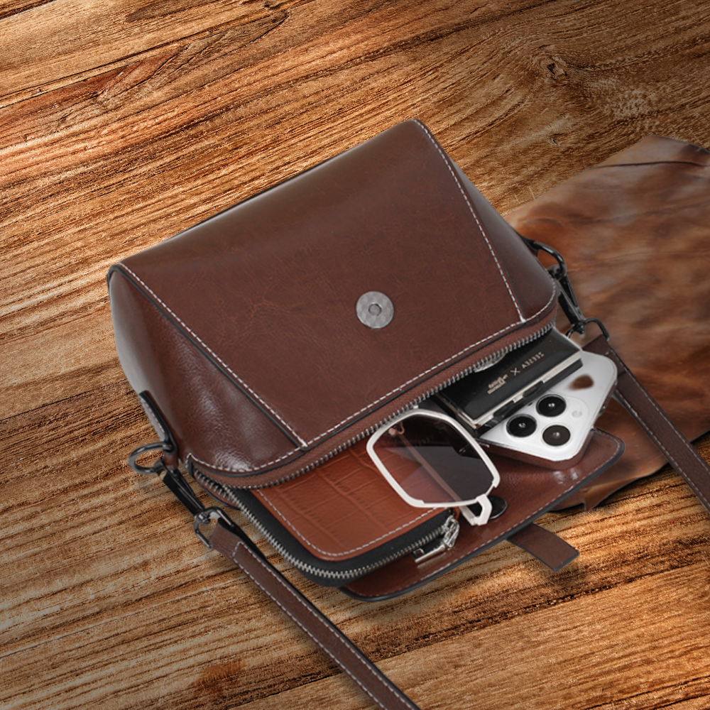 BERK | Shoulder bag made from genuine leather in vintage style