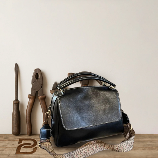 BERK | Vintage envelope leather shoulder bag