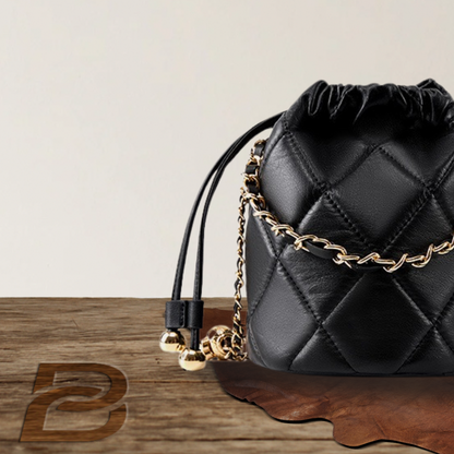BERK | Drawstring Chain Leder Crossbody Bucket Bag