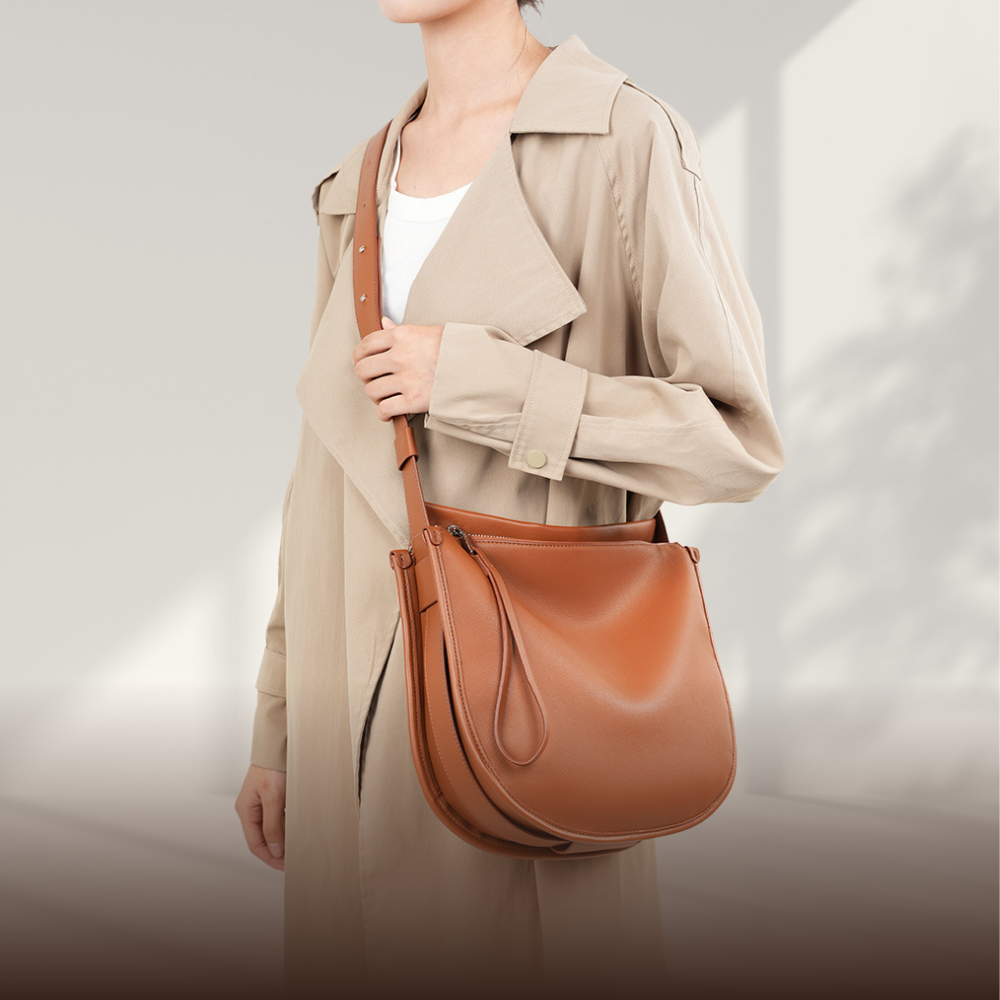 BERK | Classic Curve Leather Shoulder bag