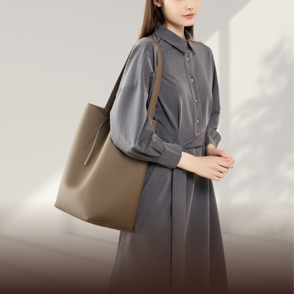 BERK | Leather bucket bag in lazy style