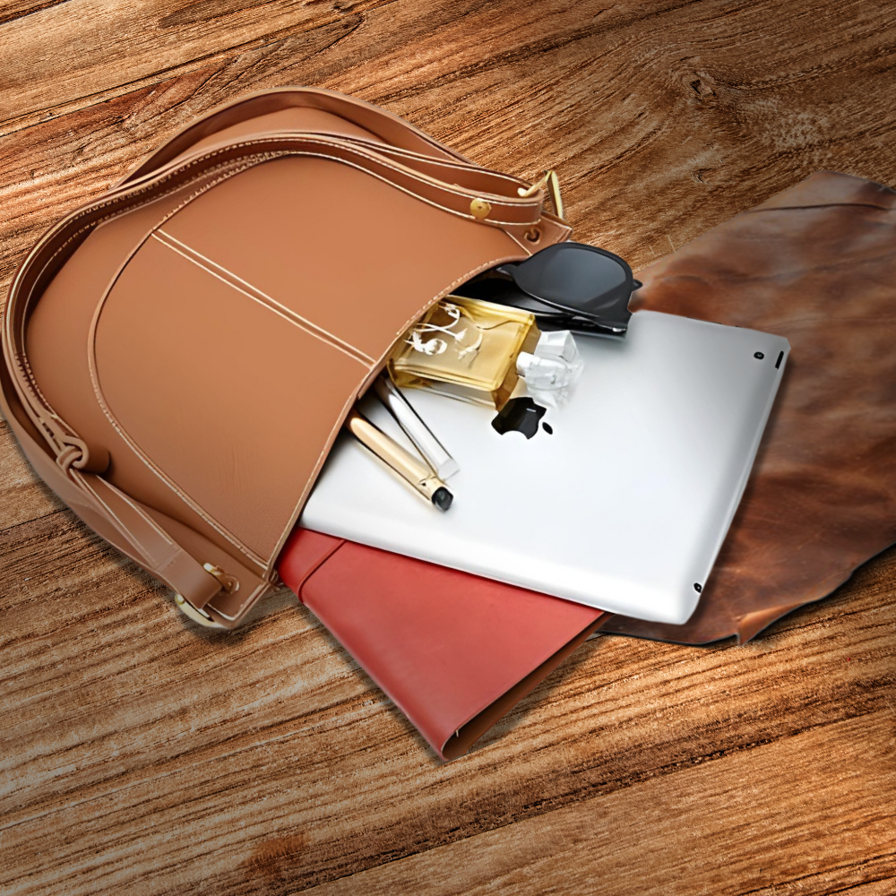 BERK | Crossbody in soft, patterned leather