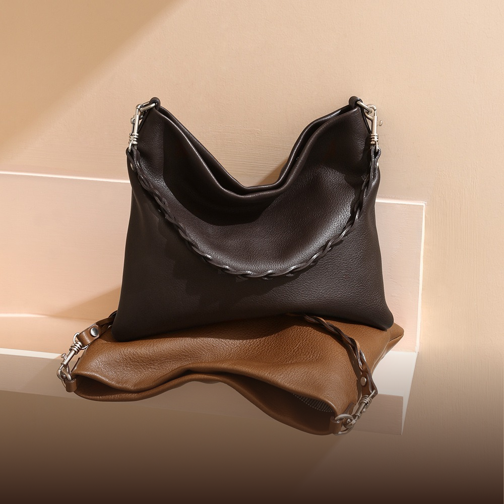 BERK | Banded leather carrier bag with loop