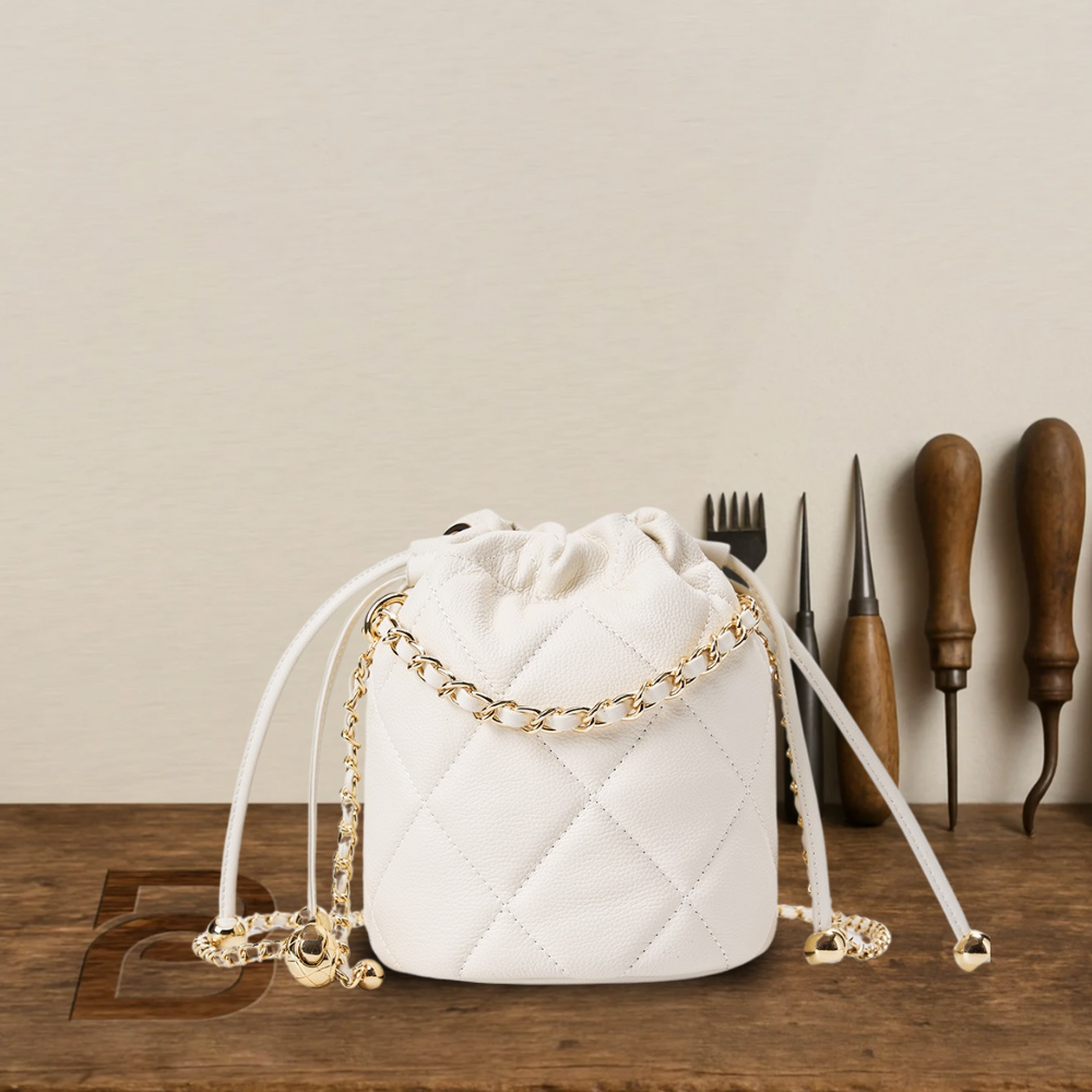 BERK | Drawstring Chain Leder Crossbody Bucket Bag